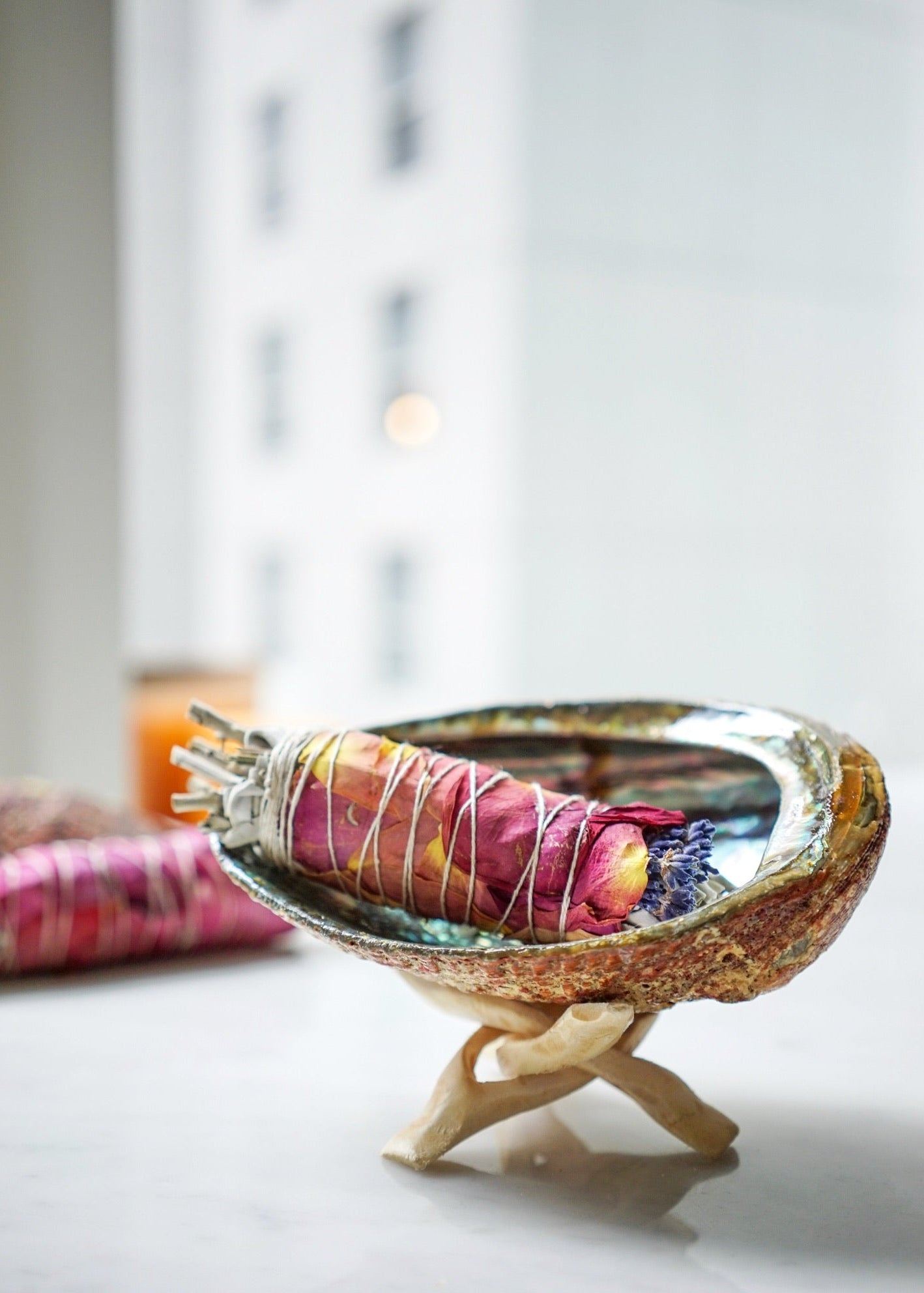 INSPIRITING ROSE LAVENDER HERBAL INCENSE BUNDLE with rose and lavender in decorative shell for smudging and meditation