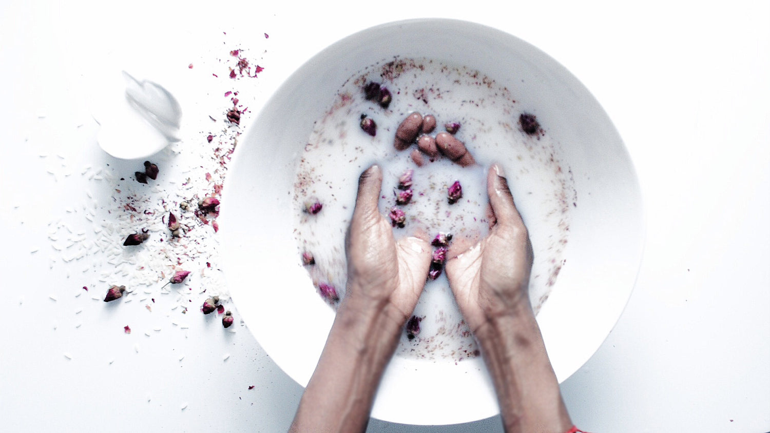 Luxurious Rice Water Soak For The Dry Hands of Autumn